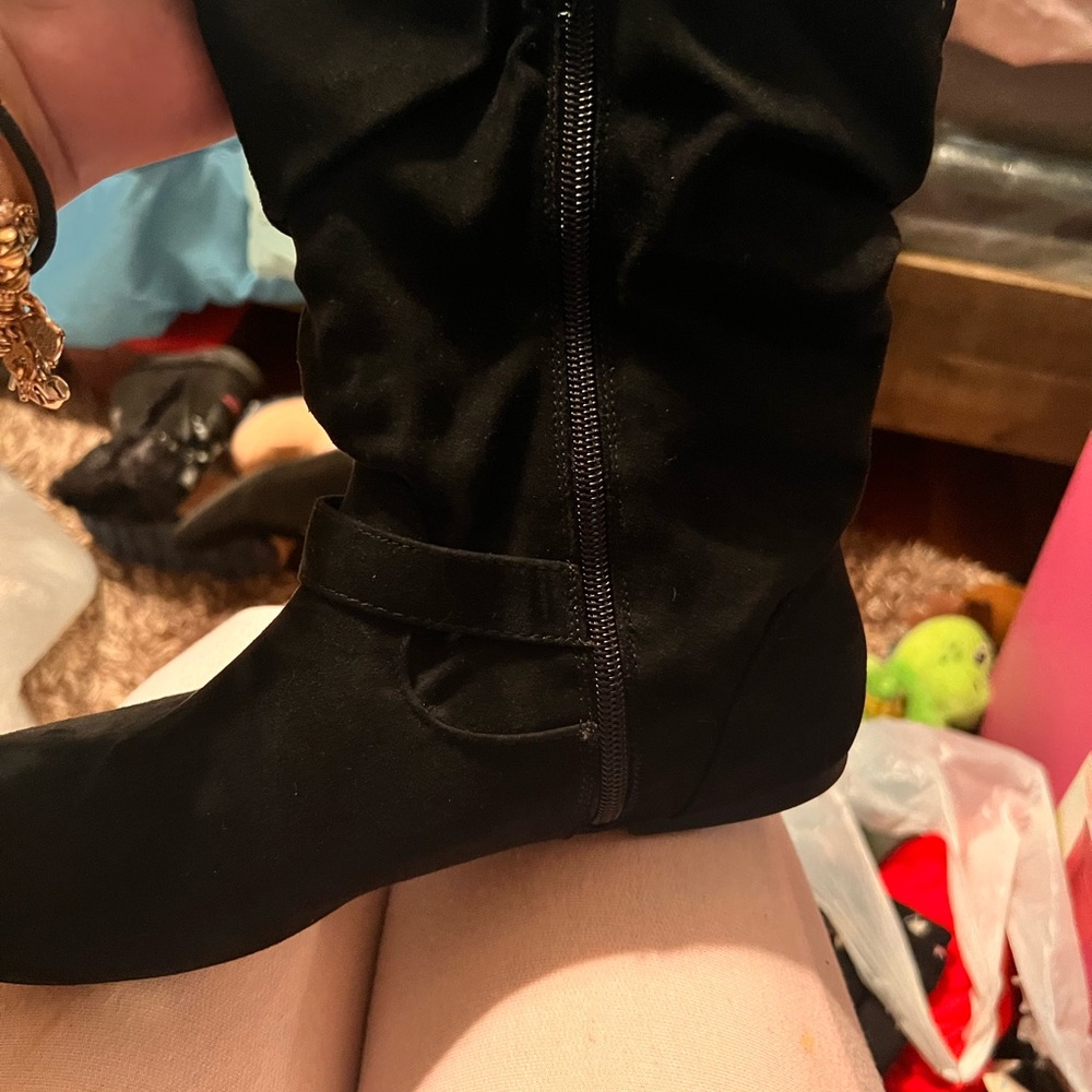 Gorgeous boots - Picture 3 of 3